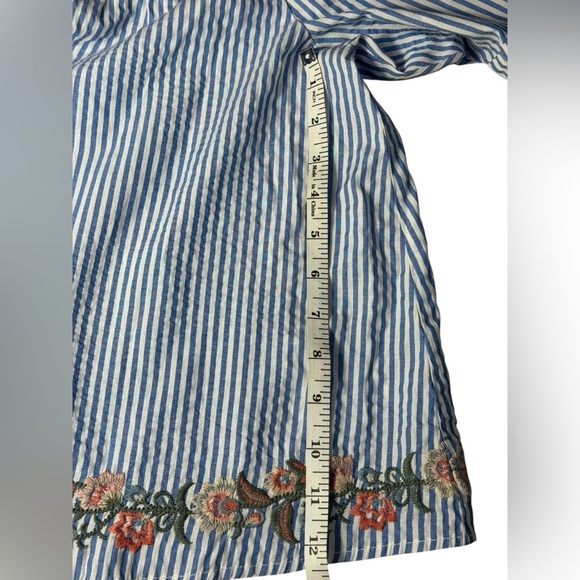 American Eagle Women's Striped  Off The Shoulder Blouse Seersucker  Size Large - Picture 9 of 13